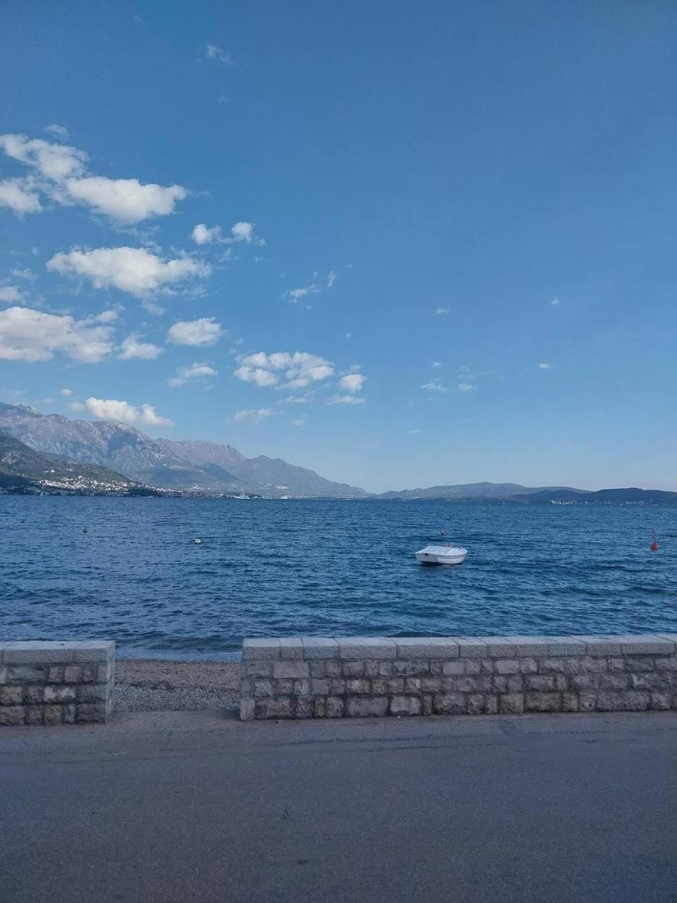 Apartments Apple Cat Montenegro Ko Bijela Eksteriør billede