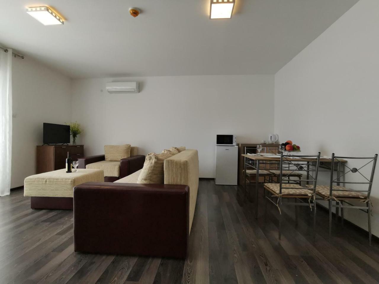 Apartments Apple Cat Montenegro Ko Bijela Eksteriør billede